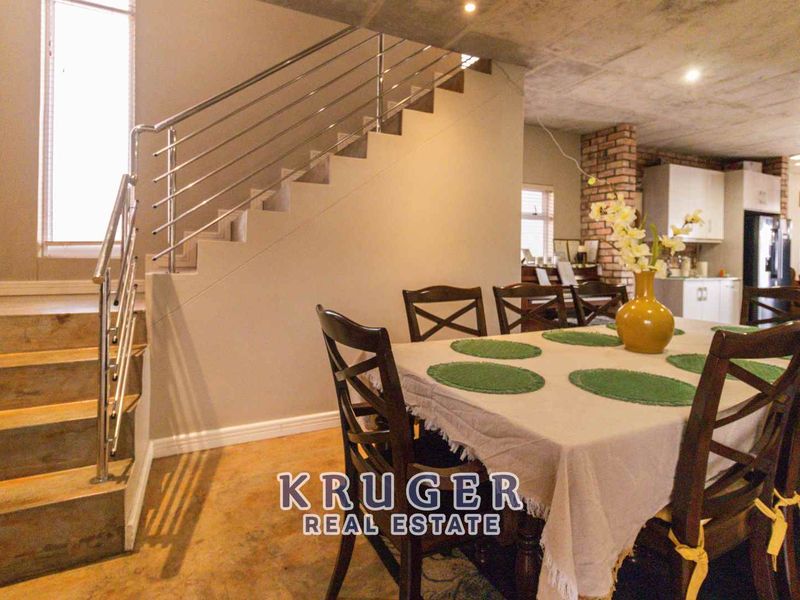 🌟 Modern Dual-Home Investment Gem - Photo 9