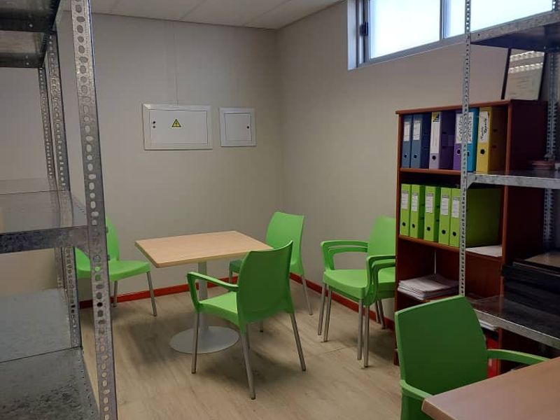 Central Office Space: Perfect for Investors & Entrepreneurs - Photo 2