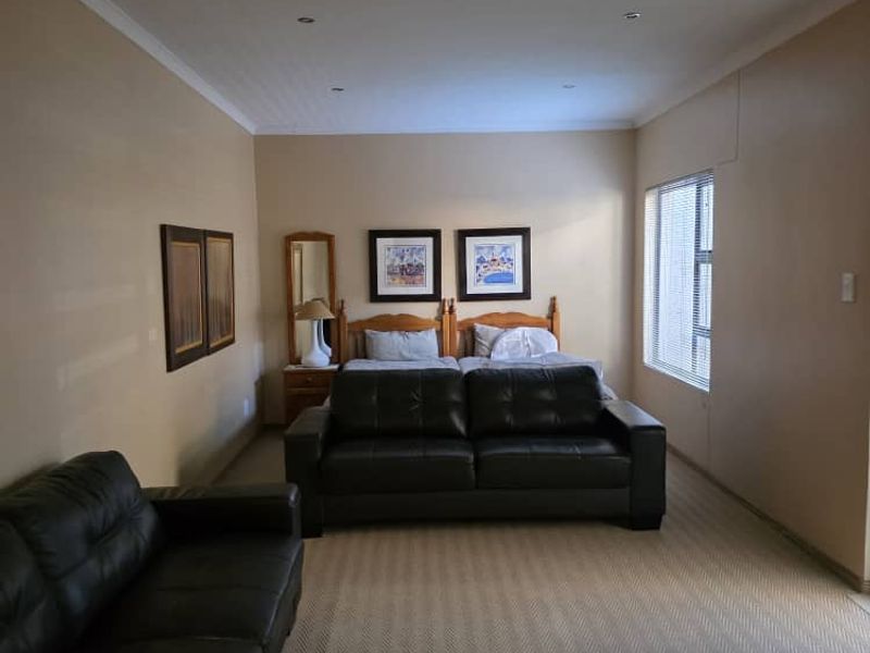 Stunning townhouse for Sale Windhoek Golf Estates - Photo 7