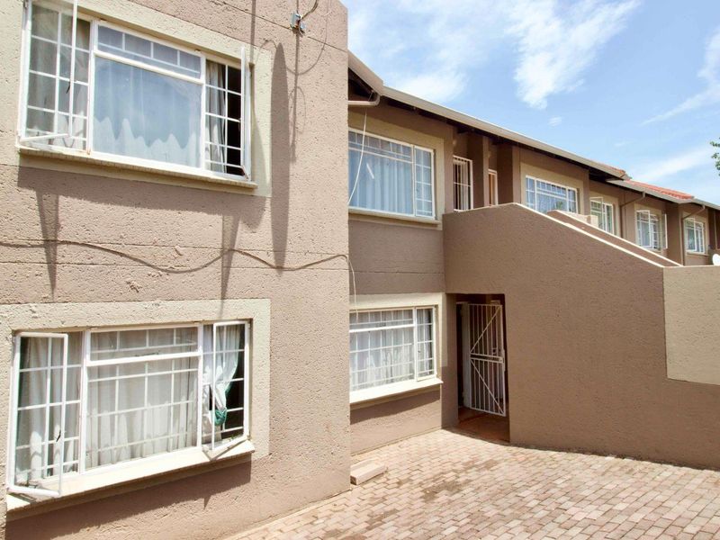 Ground Floor Apartment in a great location. - Photo 2