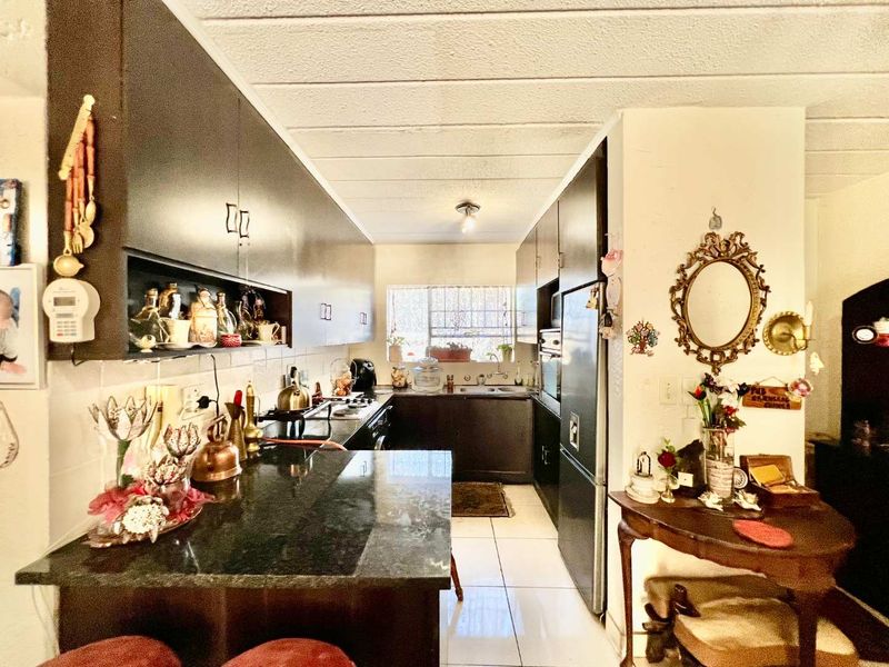 Prime Location! Wilbur Woods: Comfort & Convenience at Its Best - Photo 6