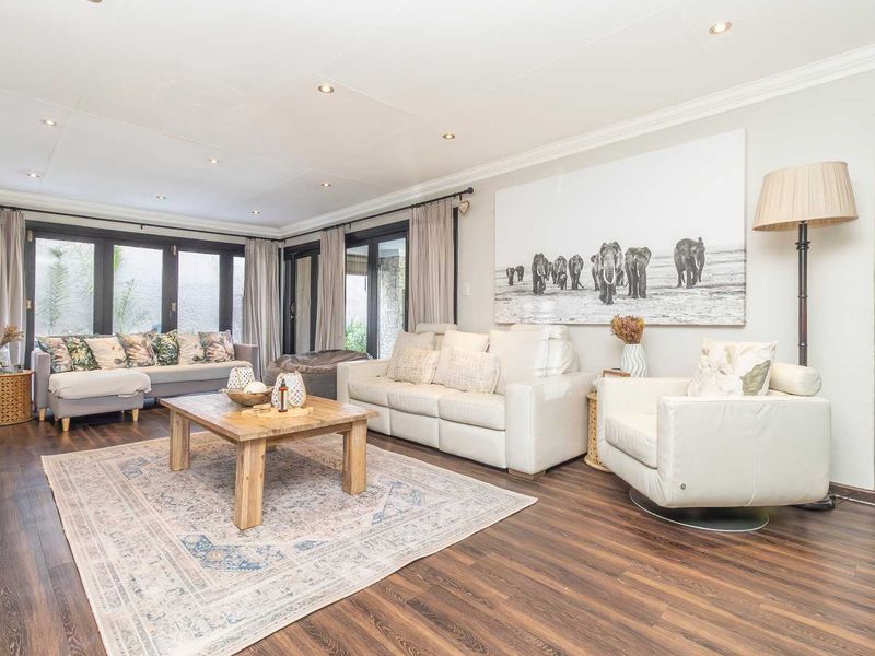 Lovely Spacious 4 Bedroom Family Home - Photo 6