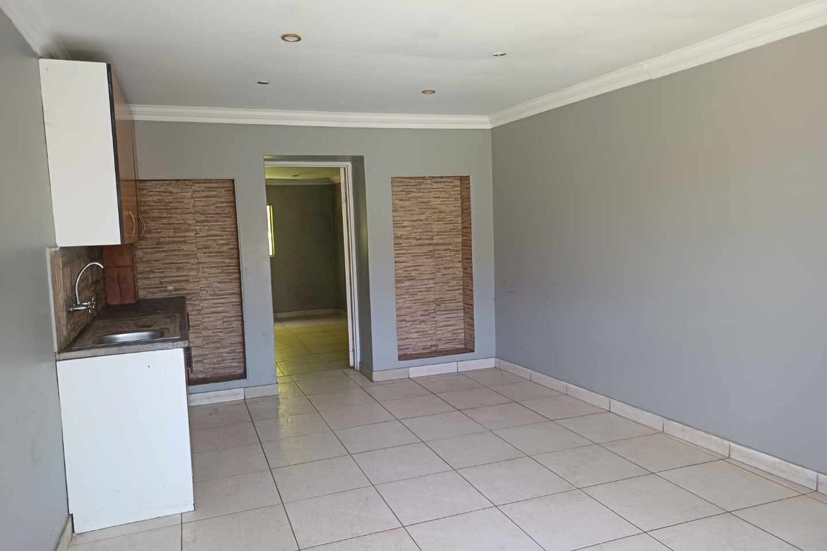 Rosettenville Extension, 3 Bedroom house with flatlet - Photo 4