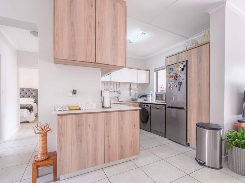 Upmarket apartment in Ballito Hills - Photo 4