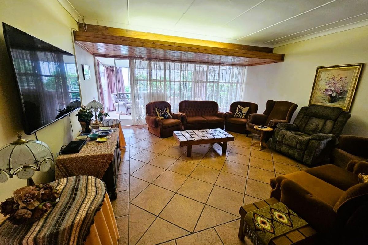 Charming 4-Bedroom Family Retreat in the Heart of Valhalla, Centurion - Photo 5