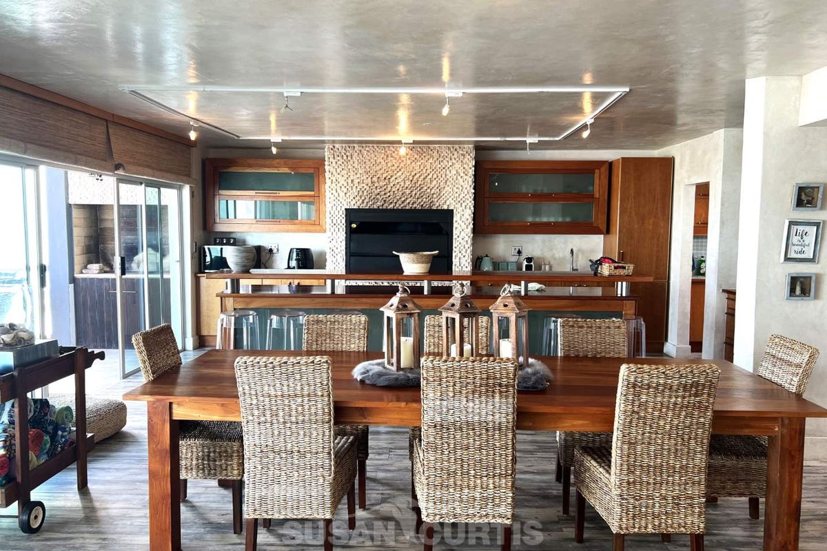 BEACHFRONT HOUSE - Photo 4