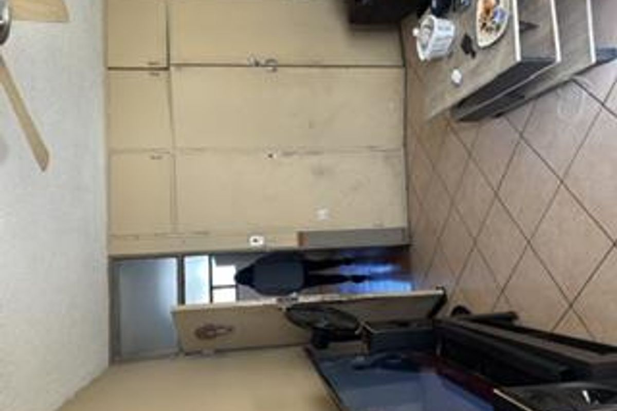 Generously sized unit is now for sale . - Photo 4