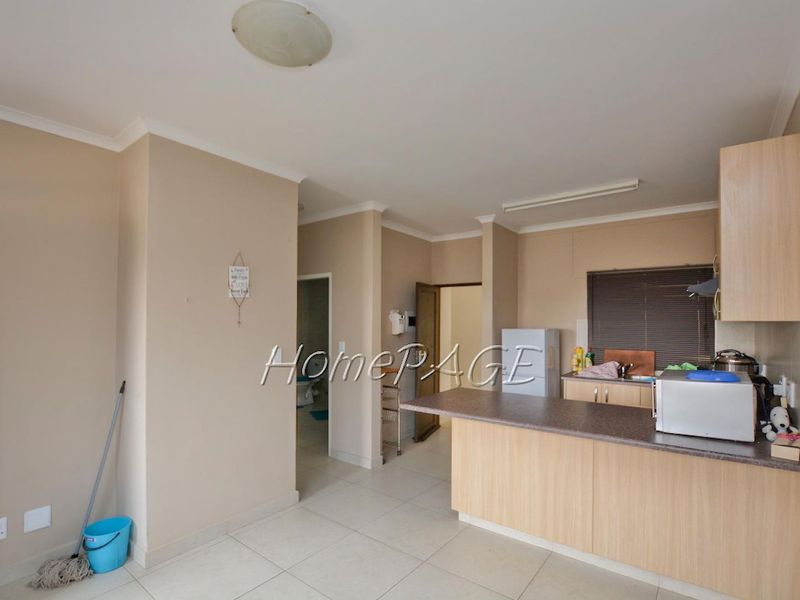 Hermes, Walvis Bay:  Apartment in Edelweiss Heights is for sale - Photo 6