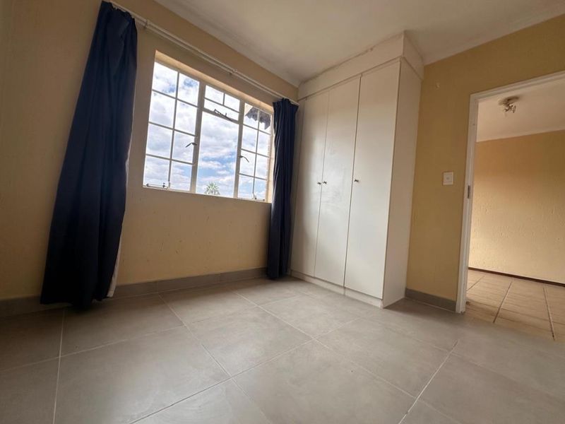 Specious 2Bedroom, 1Bathroom Top Floor Apartment to Rent at Pebble Falls, Boksburg - Photo 7