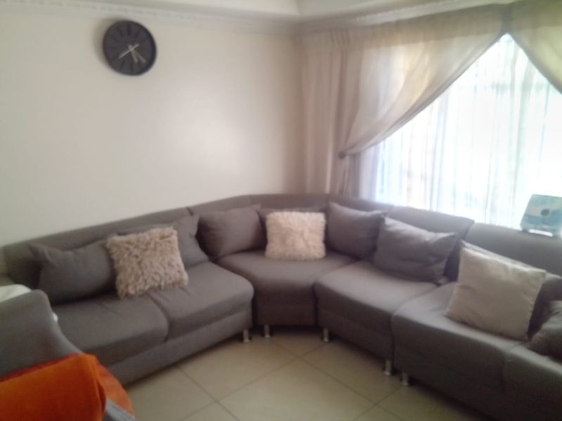 3 Bedroom House In Leboeng - Photo 2