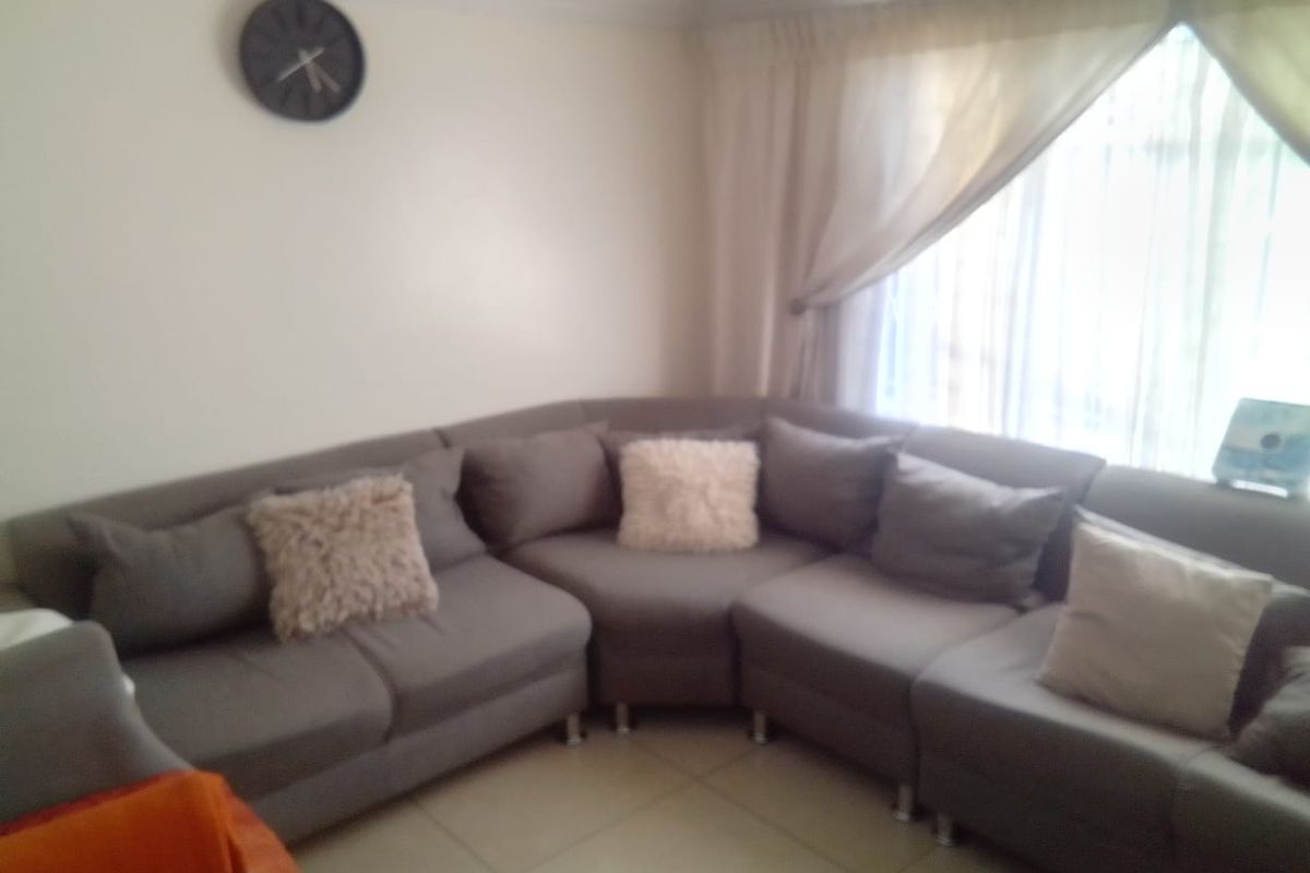 3 Bedroom House In Leboeng - Photo 2