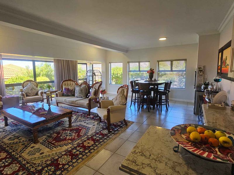 Breathtaking views & elegant living in Hartenbos - Photo 3