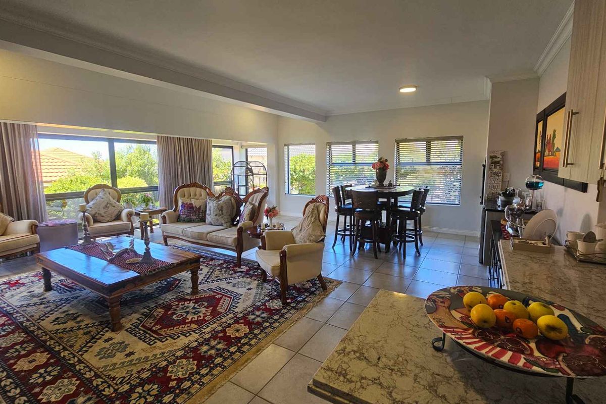 Breathtaking views & elegant living in Hartenbos - Photo 3