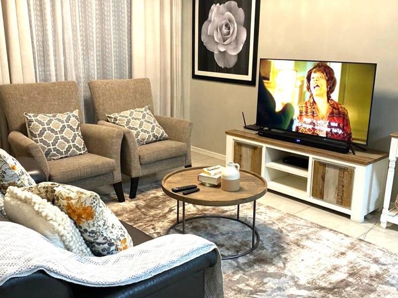 Spacious living at its best ! - Photo 2