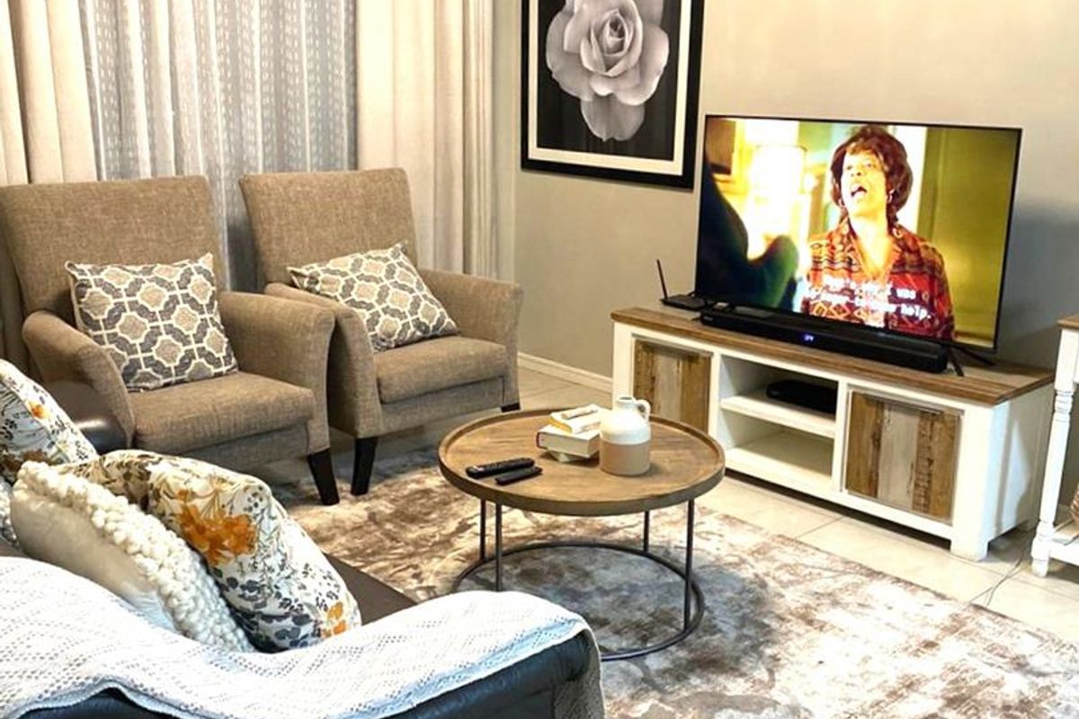 Spacious living at its best ! - Photo 2