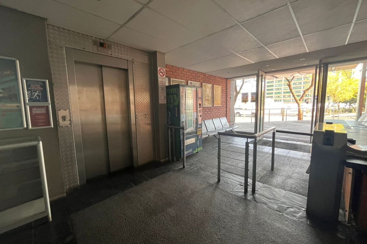 Building To Rent – Windhoek CBD - Photo 5