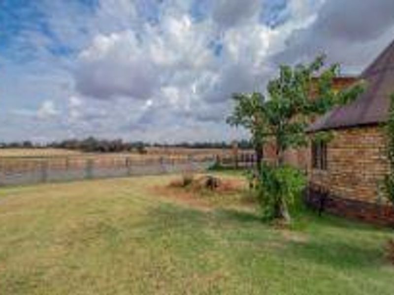 4 Houses on 18 Hectare land - Photo 10