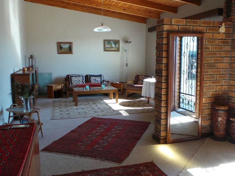 Well located Home close to Private School and Park - Photo 3