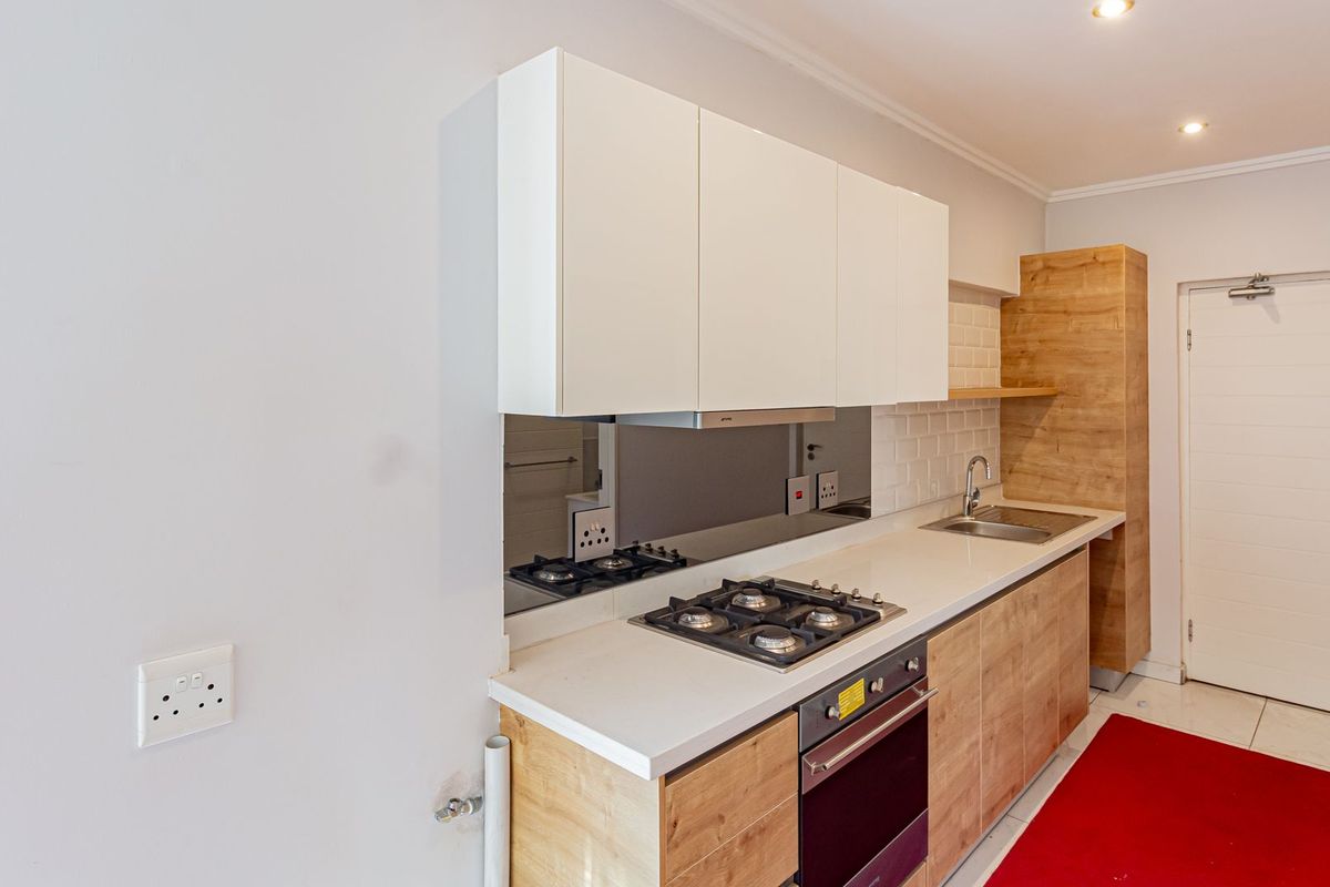 1 Bedroom Apartment for sale in Bryanston - Photo 3