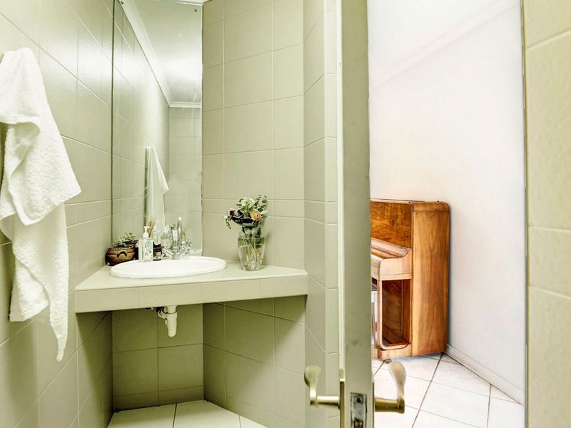 Secure and spacious with a difference - Photo 8