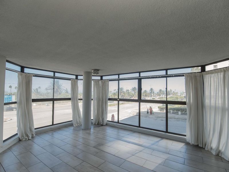 Spacious 142m2 Apartment in Twin Palms – Beachfront Living in Humewood - Photo 3