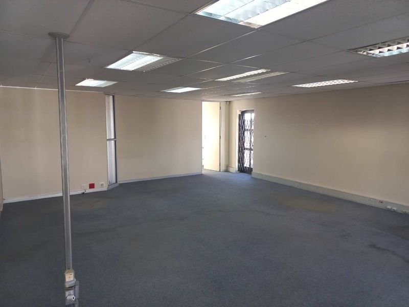 Office space with generator, borehole, and 24hr security! - Photo 9