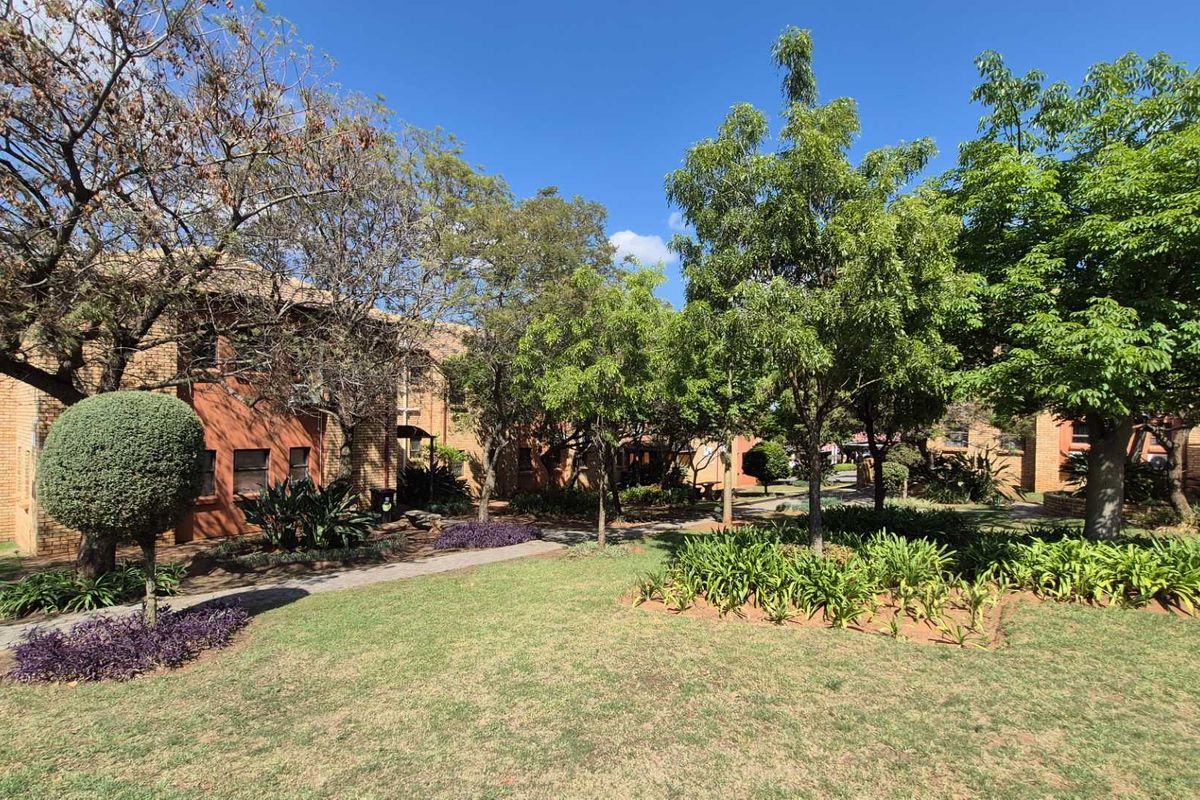 Northgate Office Park - 2 Offices avaialble  - Deal of the Year! - Photo 2