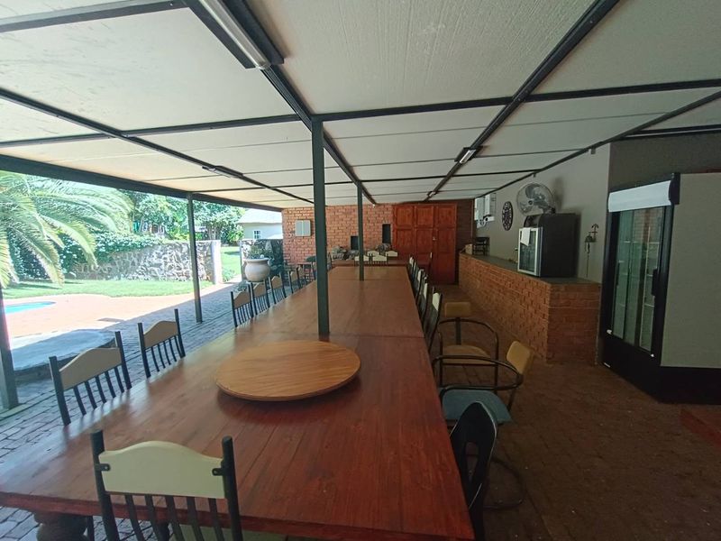 FARM - CENTURION - 2 HOUSES - 2 FLATLETS & CHURCH - Photo 3