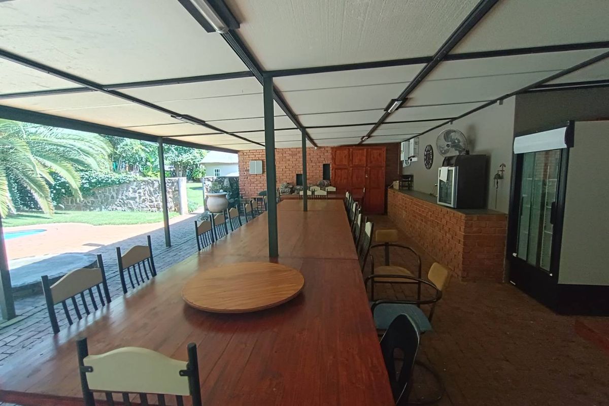 FARM - CENTURION - 2 HOUSES - 2 FLATLETS & CHURCH - Photo 3