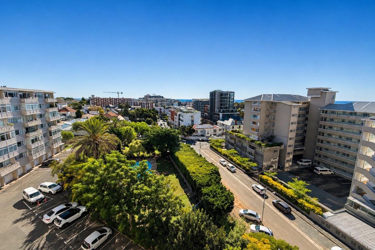 TOP FLOOR GREEN POINT APARTMENT -GREAT VIEWS - Photo 2