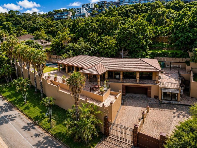 HENDRA - ELEVATED LUXURY RESIDENCE WITH PANORAMIC VIEWS AND FLATLET - Photo 2