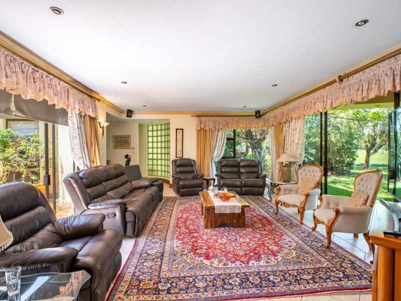 Elegant Home Overlooking the 18th Hole - Photo 7