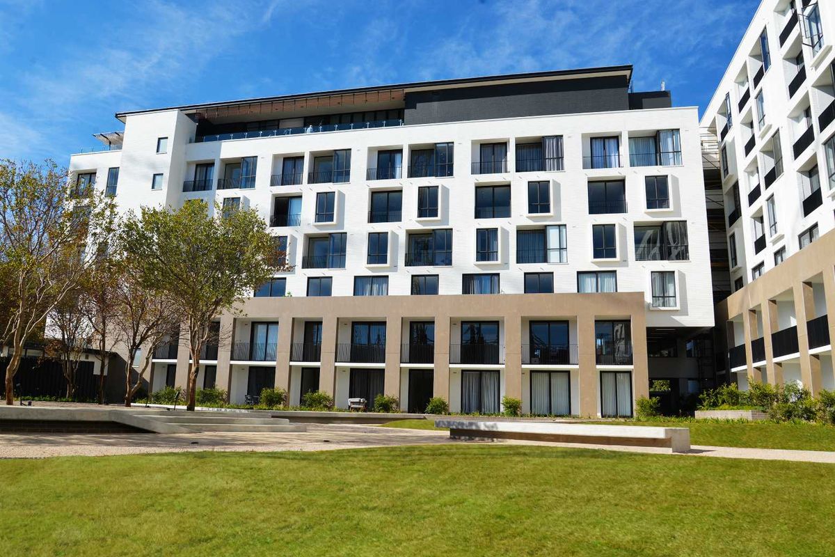 STUPENDOUS FULLY FURNISHED 1 BED APARTMENT IN NEW COMPLEX IN ROSEBANK - Photo 2