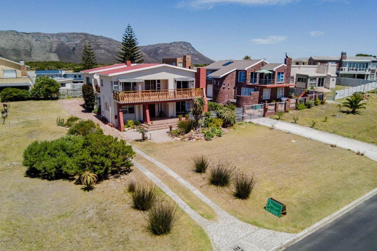 A Notable Investment - 6 Bedroom Double-story Home in De Kelders - Photo 2