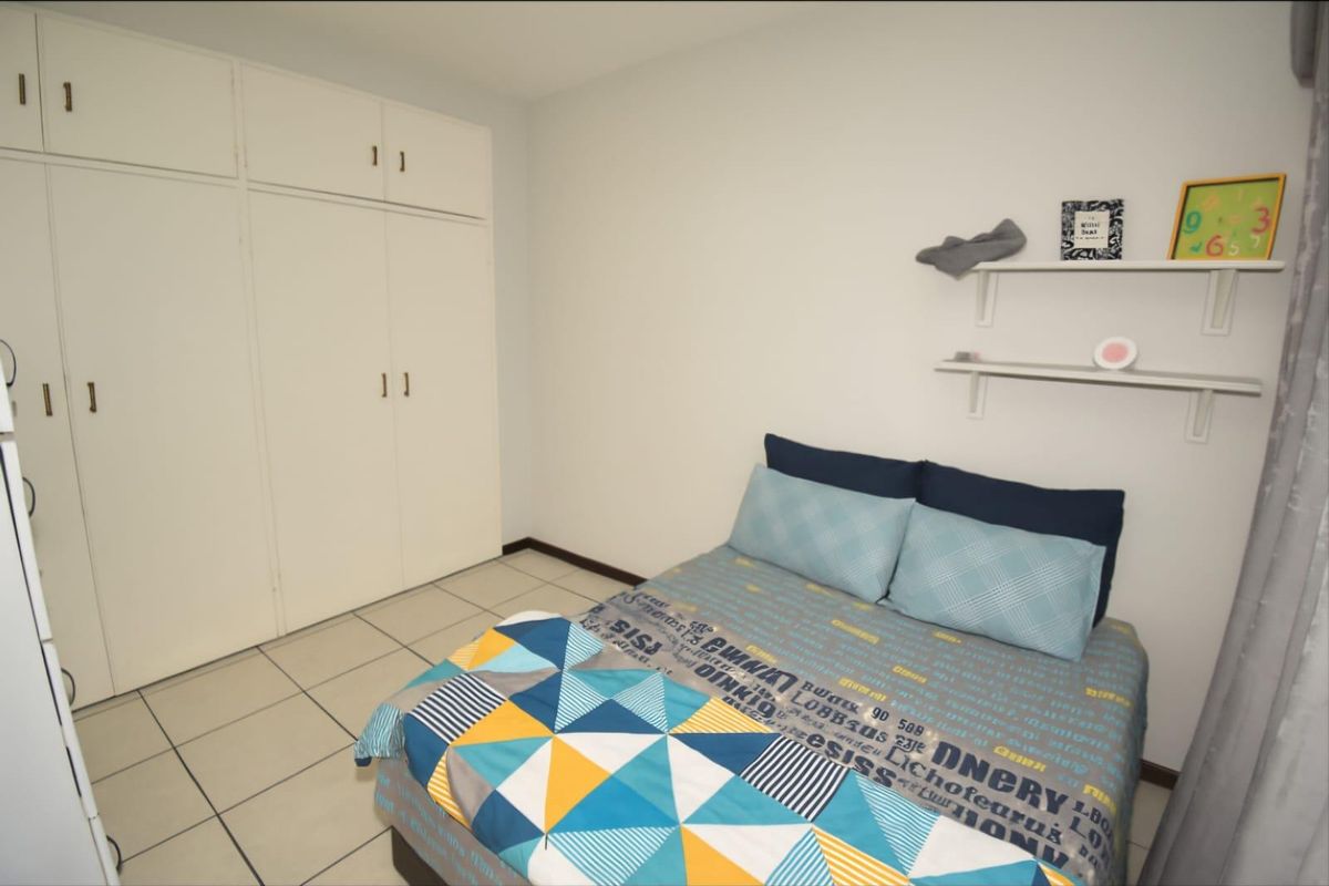 Modern 2-Bed, 1-Bath Apartment for Comfortable Living - Photo 3