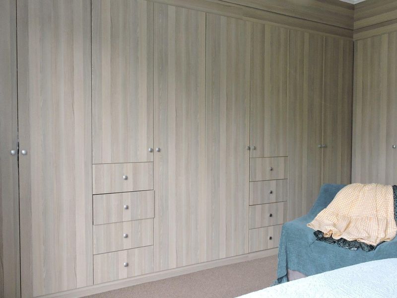 Charming 3-Bedroom Home within secure villas estate - Photo 6
