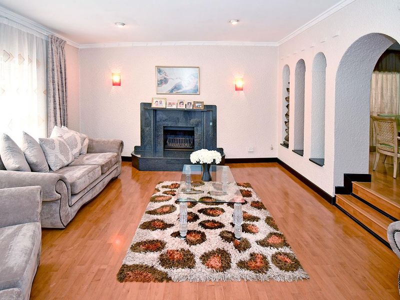 5 BED FAMILY HOME IN BRAMLEY PARK FOR SALE - Photo 8