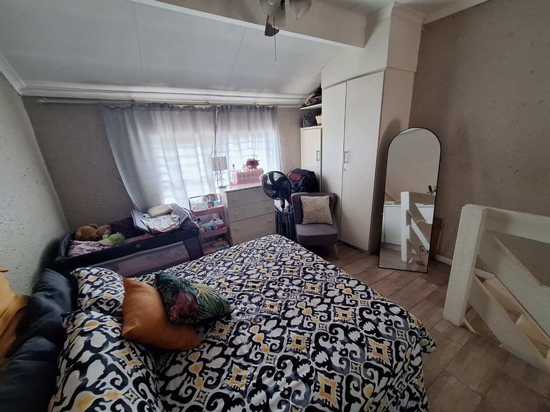 Ideal for a Single Professional or Young Couple - Photo 4