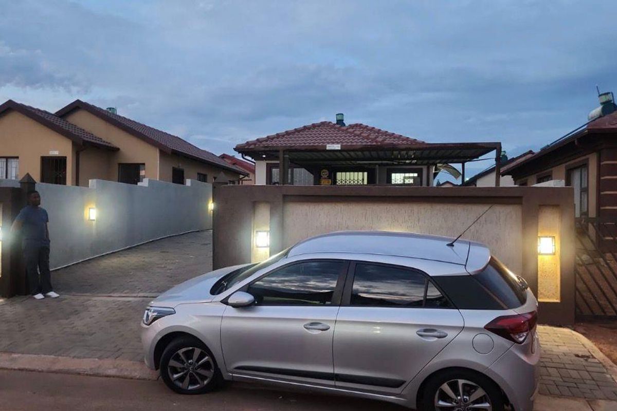 2 Bedroom House for Sale in Soshanguve East, Ext 5 - Photo 2