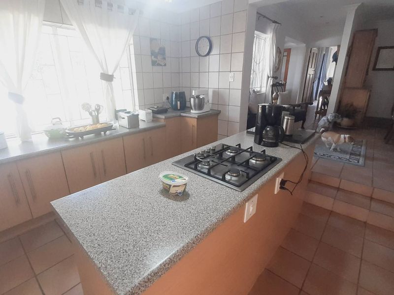 "Peaceful Retreat: Solar Estate with 2 Homes & Lush Gardens!" - Photo 6