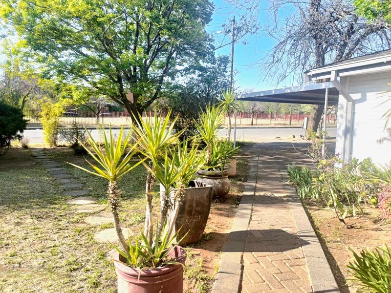 Family House in Brandfort - Photo 2