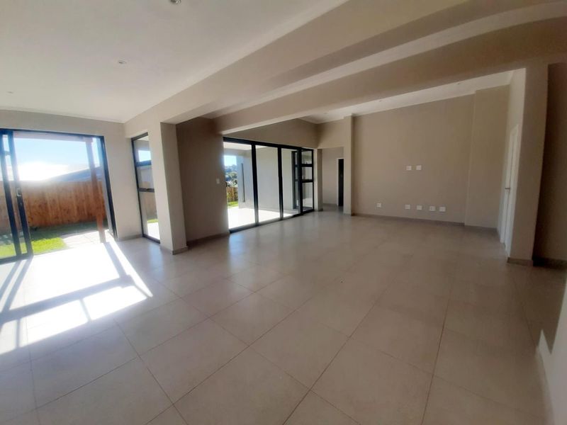Beautiful Home For Rental in Palm Lakes Estate - Photo 6