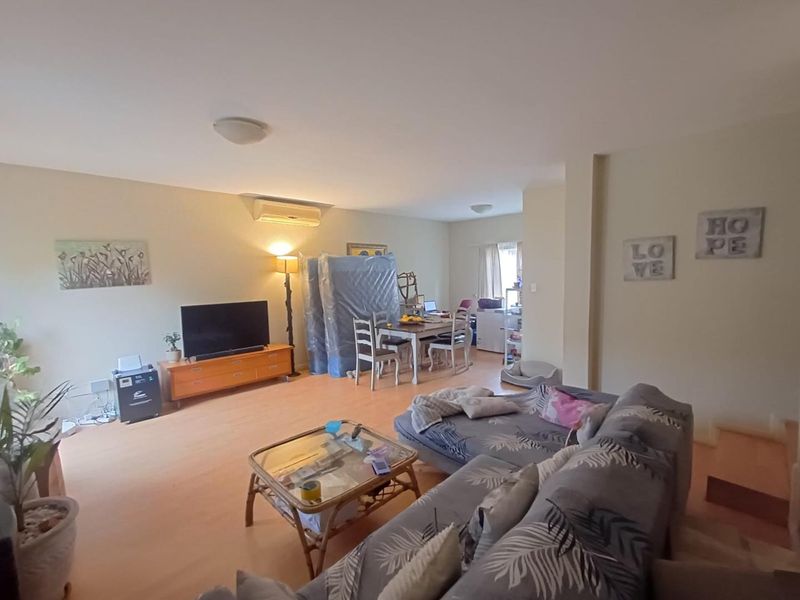 Charming Duplex Living in Sought-After Bromhof – Perfect for Families - Photo 5