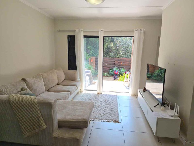 3 BEDS , 2 BATHS FOR SALE IN FOURWAYS - Photo 2