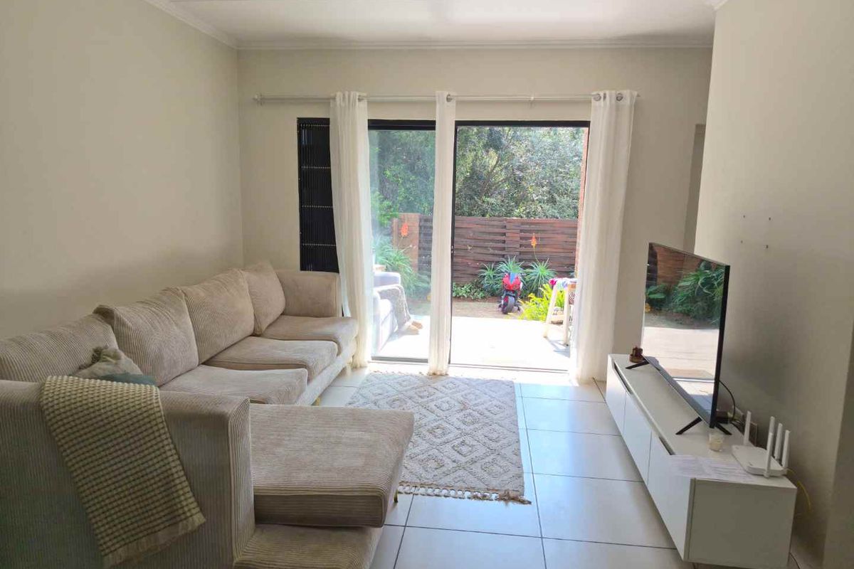 3 BEDS , 2 BATHS FOR SALE IN FOURWAYS - Photo 2