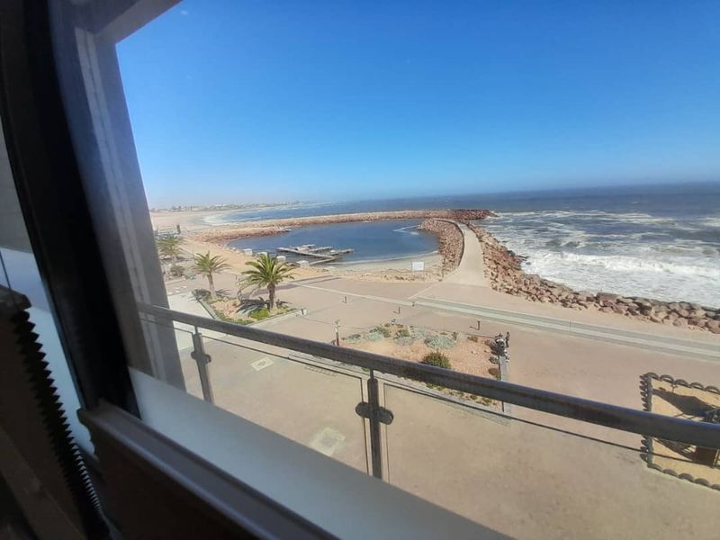 SOPHISTICATED LUXURY PENTHOUSE WITH UNINTERRUPTED OCEAN VIEWS - Photo 5