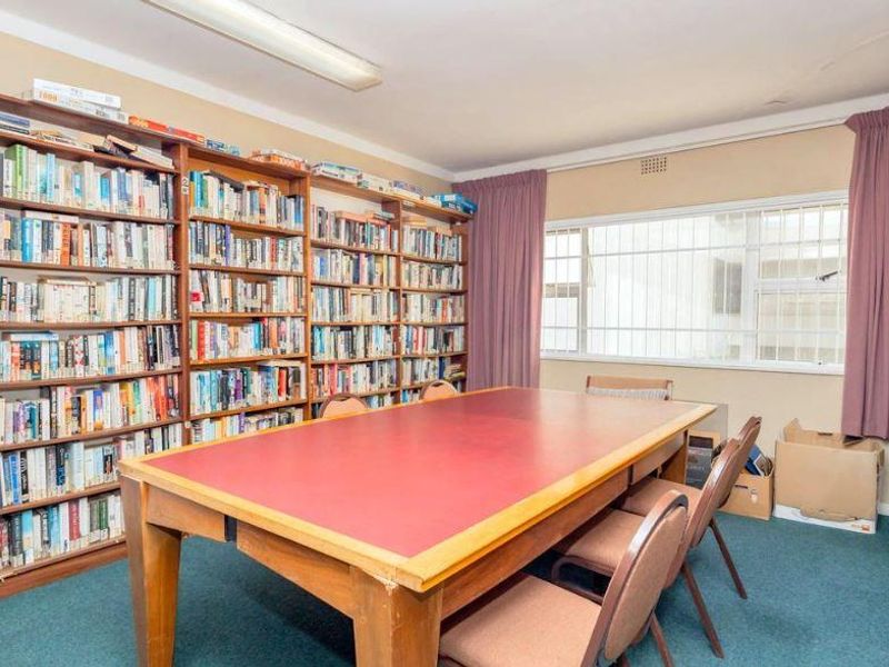 Spacious One-Bedroom Retirement Apartment with Ocean Views – Excellent Investment Opportunity - Photo 9