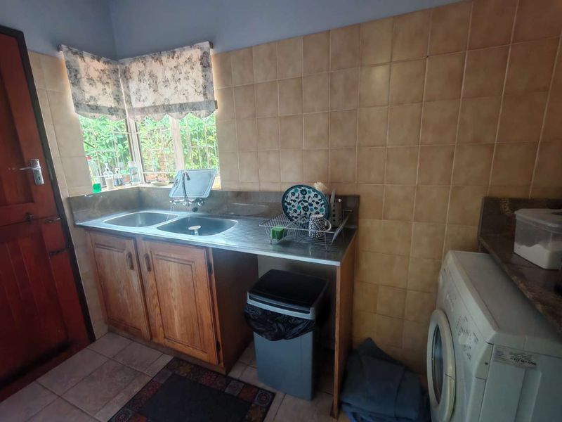 EXCLUSIVE MANDATE - LOVELY NEAT FAMILY HOME IN BOOMED OFF AREA - Photo 10