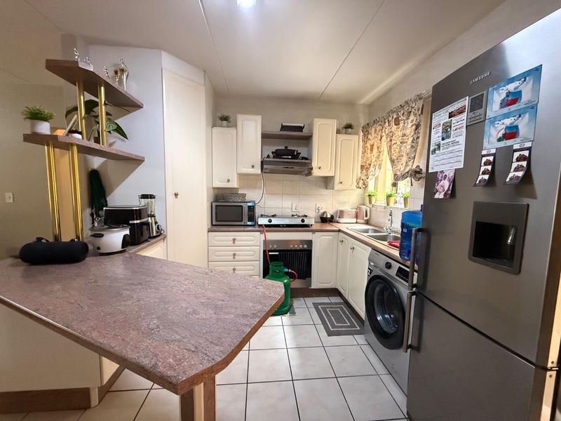 Discover Urban Convenience & Suburban Peace Here! - Photo 2