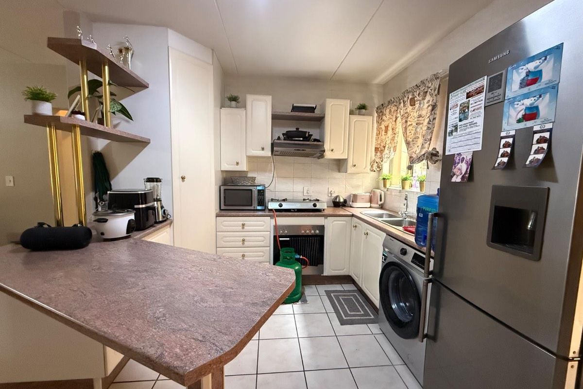 Discover Urban Convenience & Suburban Peace Here! - Photo 2